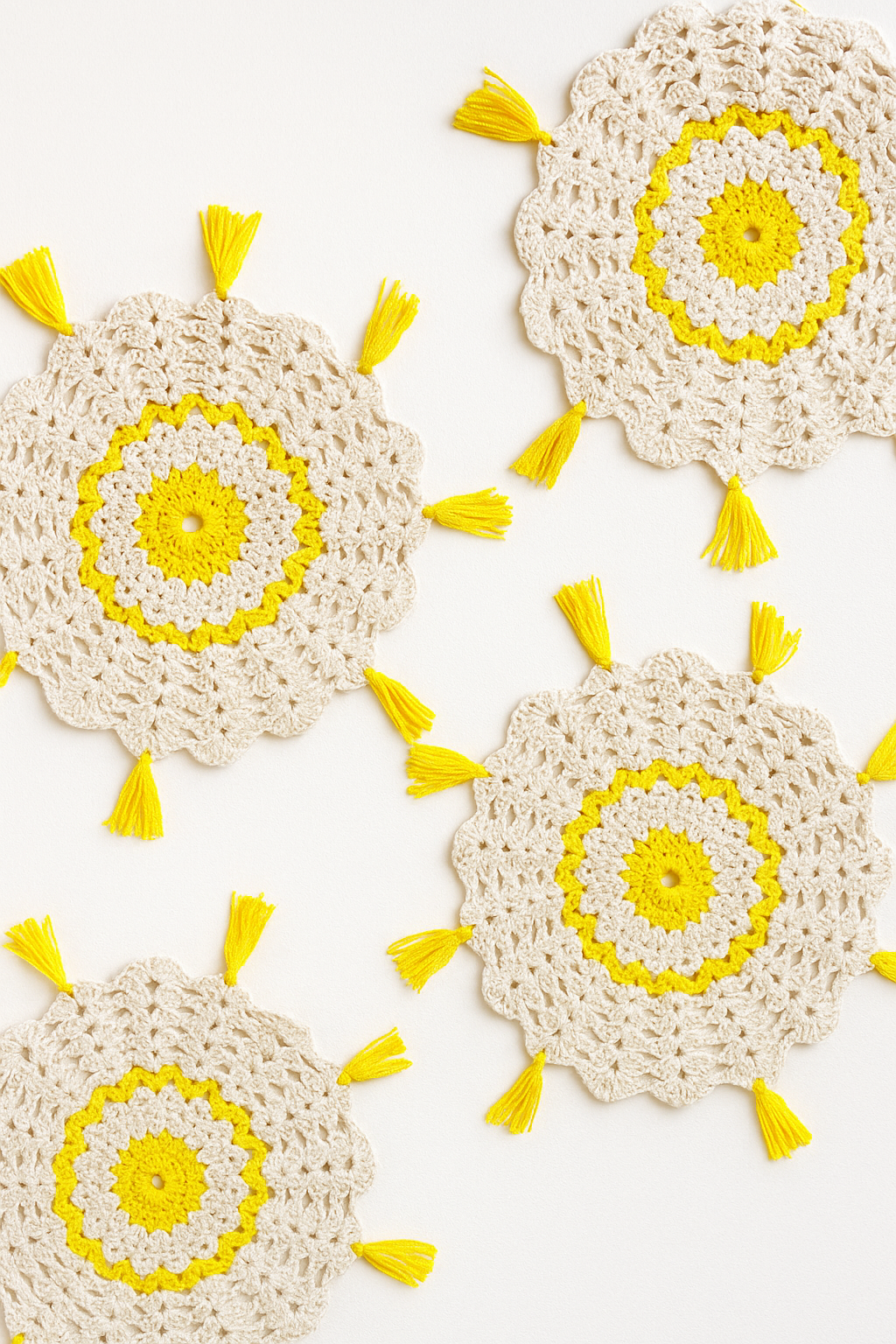 Crochet Glass mat, Made of Resham Thread